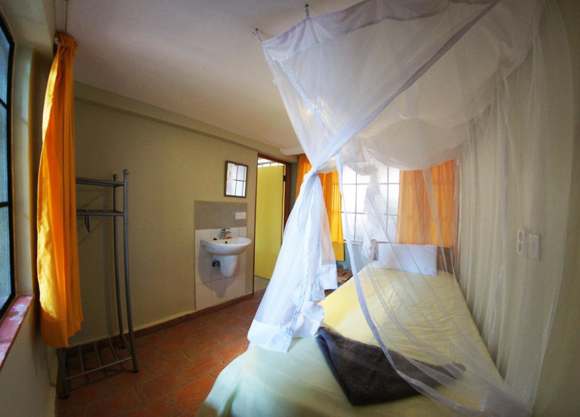 Yellow Haven Lodge Kampala Quarto foto